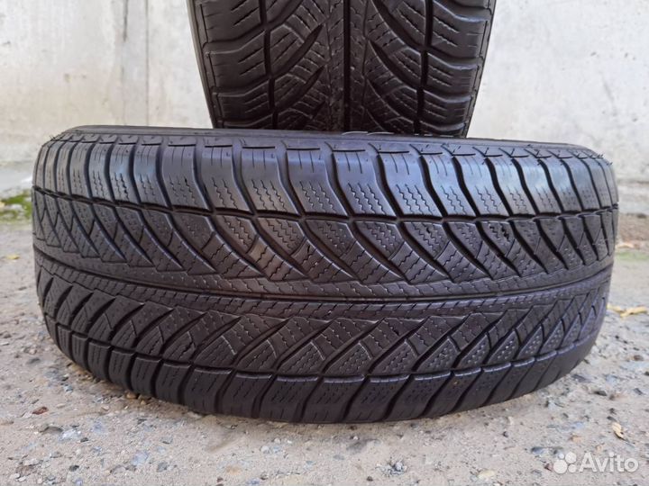 Goodyear UltraGrip Performance 225/55 R17 97H