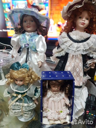 Кукла фарфоровая