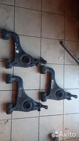 Рычаги передний нижний правый на mercedes w210
