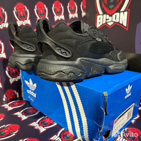 Кроссовки adidas ozweego