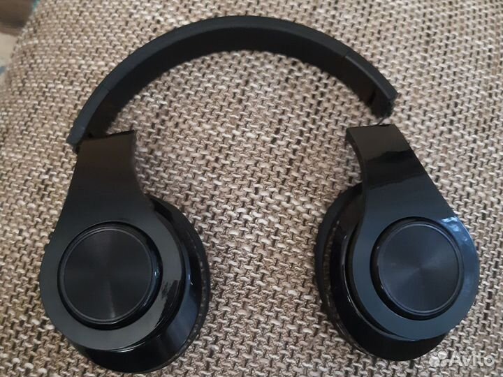 Рабочие беспроводные наушники