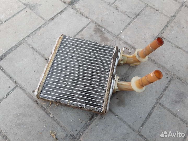 Радиатор печки Nissan Bluebird U14