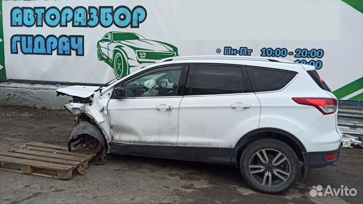 Стекло кузовное глухое правое Ford Kuga 2 1787325