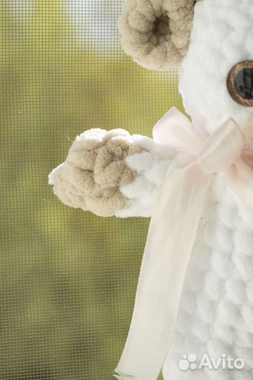 Вязаная плюшевая коровка