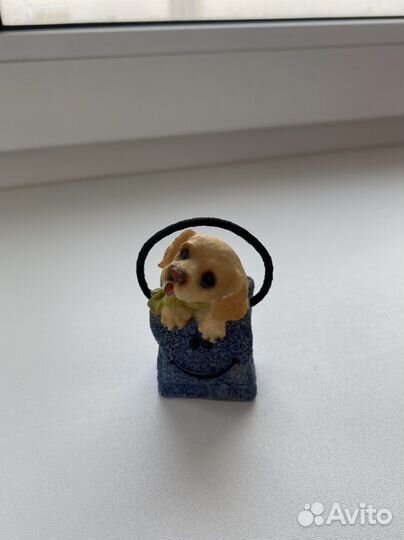 Собачка в сумочке статуэтка