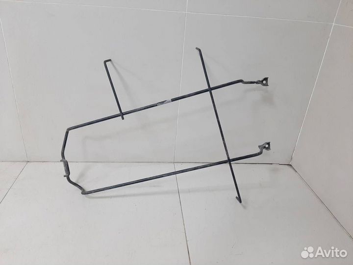 Кронштейн запасного колеса Toyota Alphard H10 2002