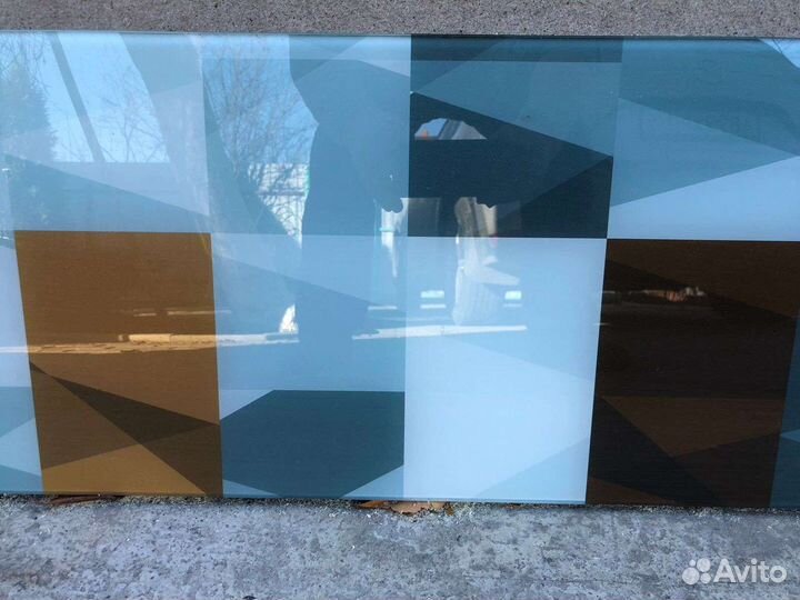 Кухонный фартук из стекла