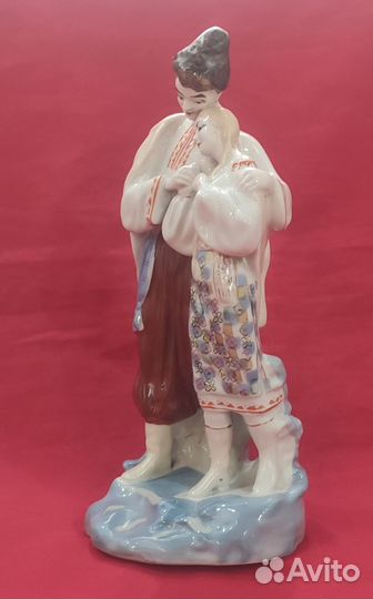 Статуэтка фарфоровая. Майская ночь. СССР