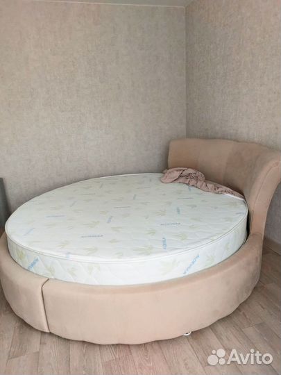 Круглая кровать жемчужина