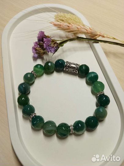 Браслеты из натурального камня с рунами