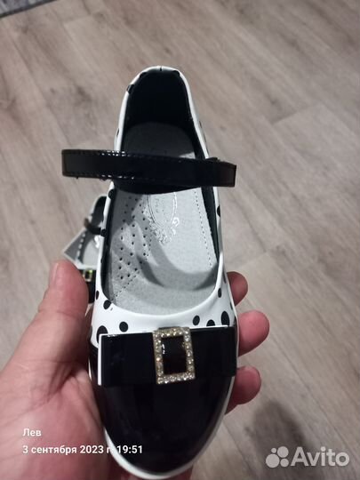 Сандалии для девочки новые