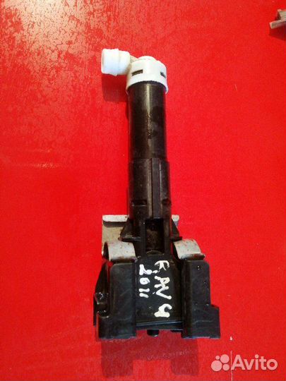 Форсунка омывателя фар передняя левая Toyota Rav4