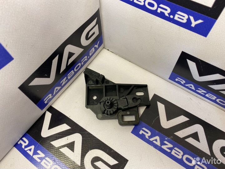 Volkswagen Golf 72013 6R1823633VR137-400