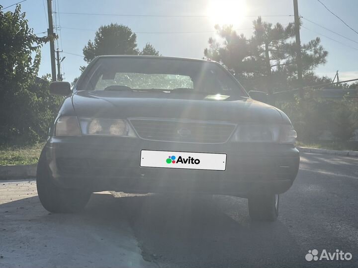 Nissan Sunny, 1996