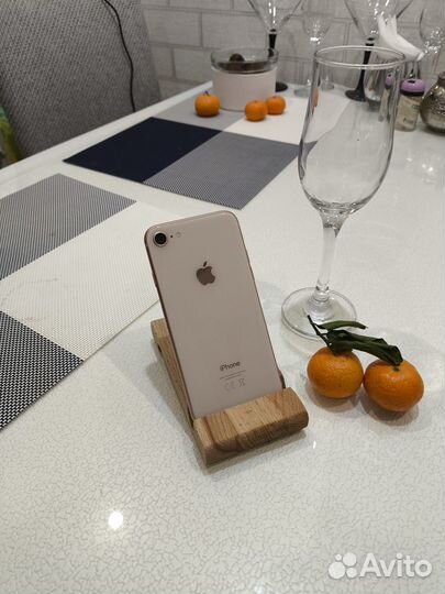 iPhone 8, 64 ГБ
