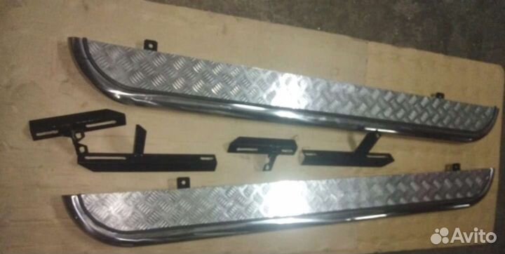 Пороги на авто труба с листом из нержавеющей стали