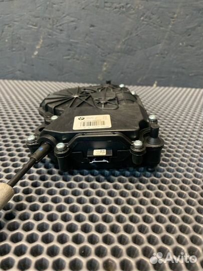 Доводчик двери багажника задний Bmw X7 G07 M-pack