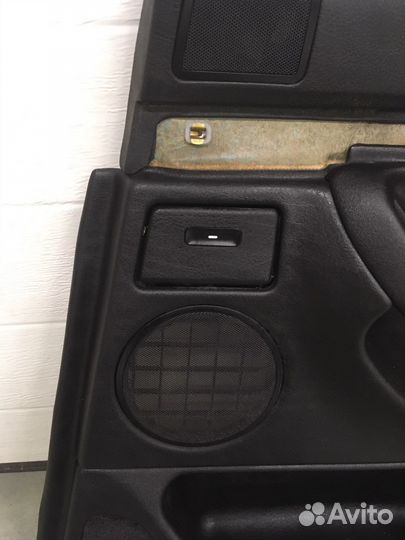 Задняя правая обшивка двери bmw e38