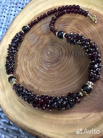 Колье из граната