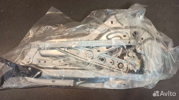 Стеклоподъемник задней левой двери Kia Cerato 2