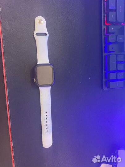 Продам Часы apple watch se 44mm 2022 года
