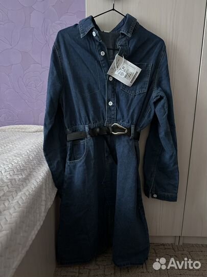 Джинсовое платье с разрезом