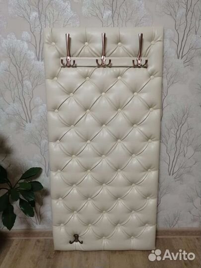 Вешалка для одежды настенная