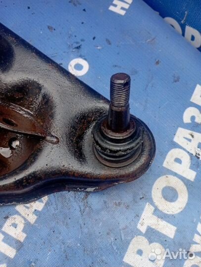 Задний левый рычаг. Nissan Largo минивен KA24DE