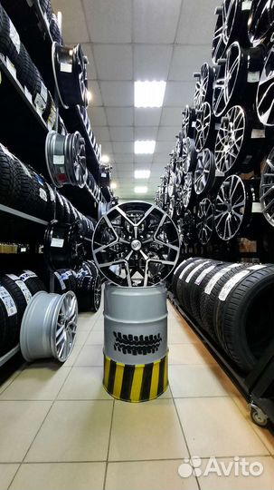 Литые Диски R17 7.5J 5*114.3 ET45 D67.1