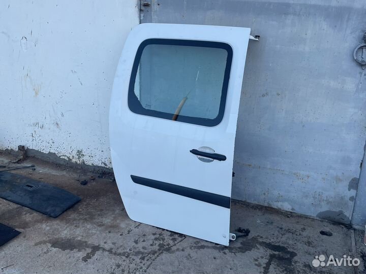 Дверь сдвижная правая Renault Kangoo 2