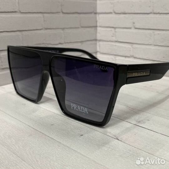 Солнцезащитные очки prada