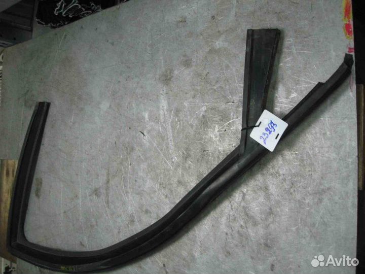 Уплотнитель Renault Megane II 2002-2009