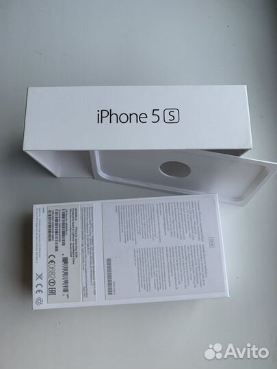 Коробки от айфон 5 и 8