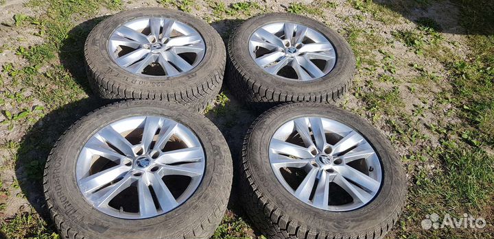 Комлект колес на Skoda r17 оригинал шипы