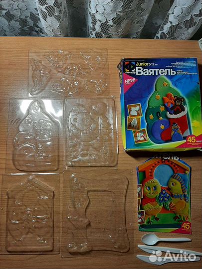 Ваятель барельеф (гипсовые фигуры)