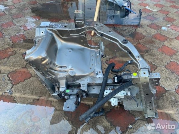 Тойота рав 4 40 четверть передняя левая