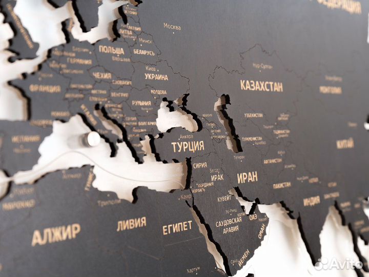 Карта мира из дерева черная в Тюмень