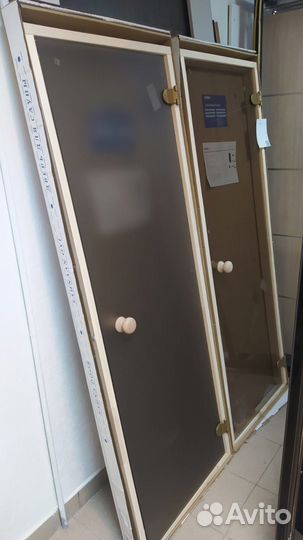 Стеклянные двери для бани