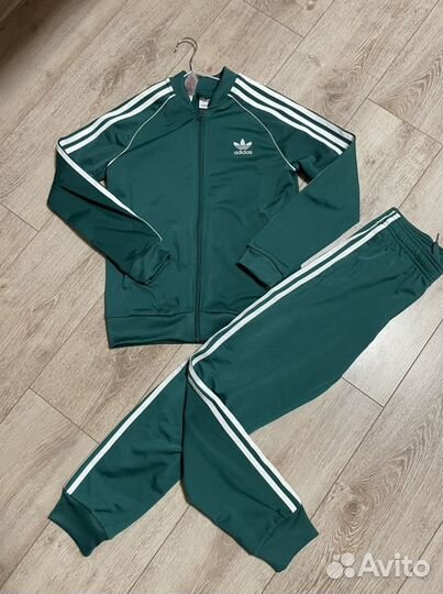 Спортивный костюм на мальчика 146