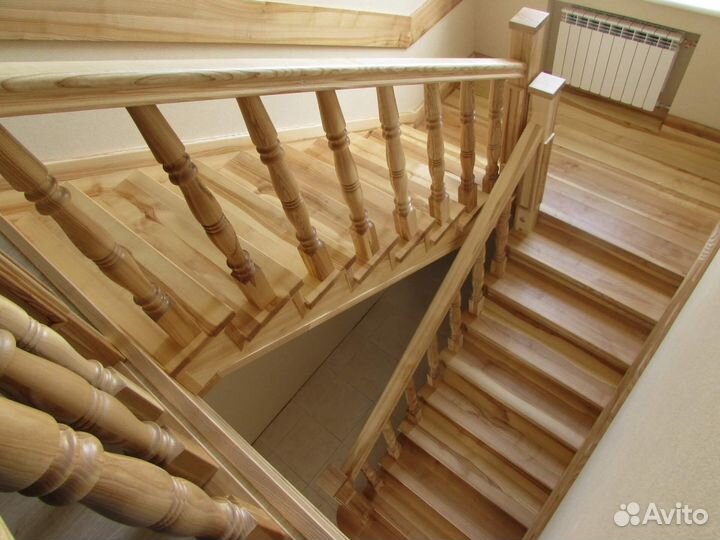 Лестница в дом на второй этаж