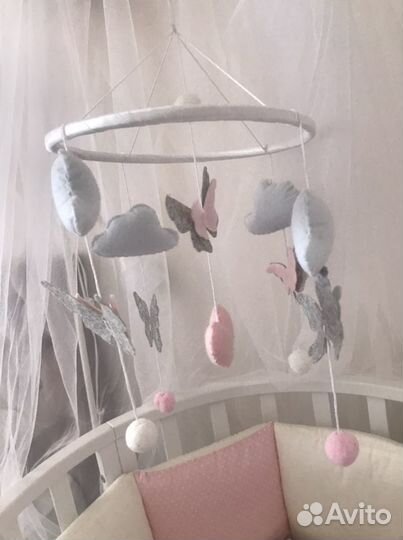 Мобиль из фетра в кроватку