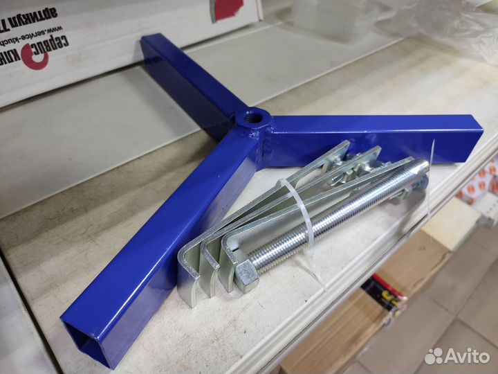 Съемник тормозных барабанов универсальный