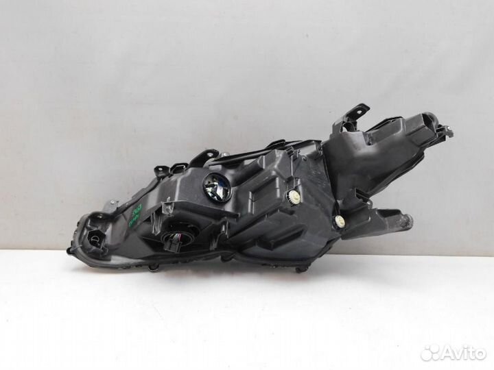 Фара правая Toyota Camry