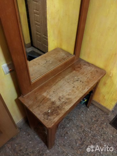 Трюмо с зеркалом старинное
