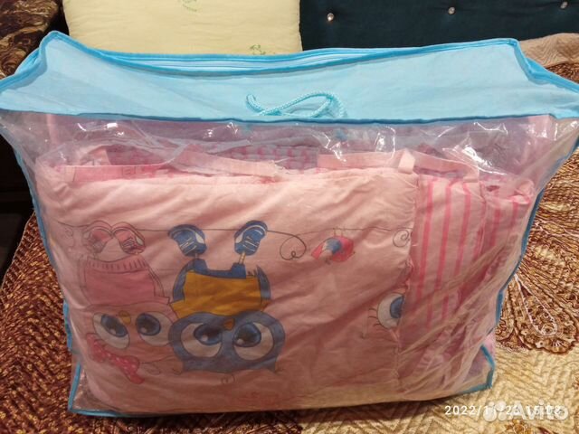 Комплект белья и бортики в детскую кроватку