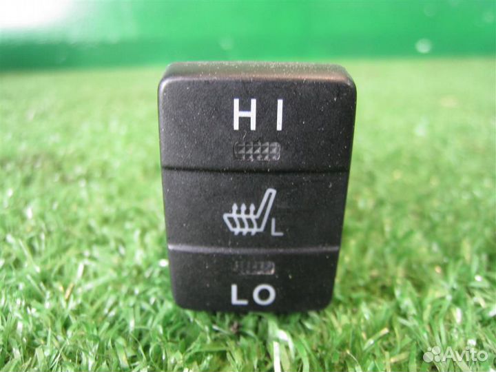 Переключатель обогрева сидений Toyota Auris E18 2