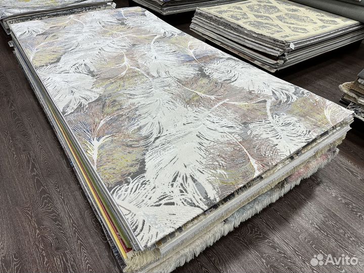 Ковер новый плотный