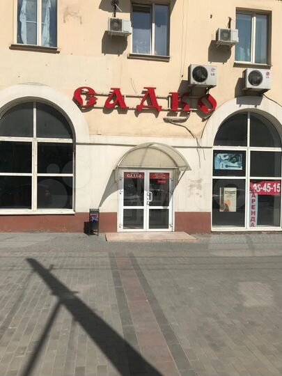 Помещение с витринами в Центре, трафик, 120 м²