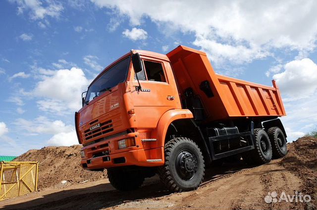 Водитель на Камаз самосвал