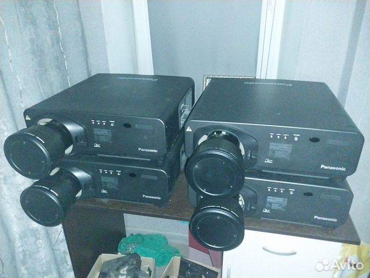 Проекторы pt-d7700